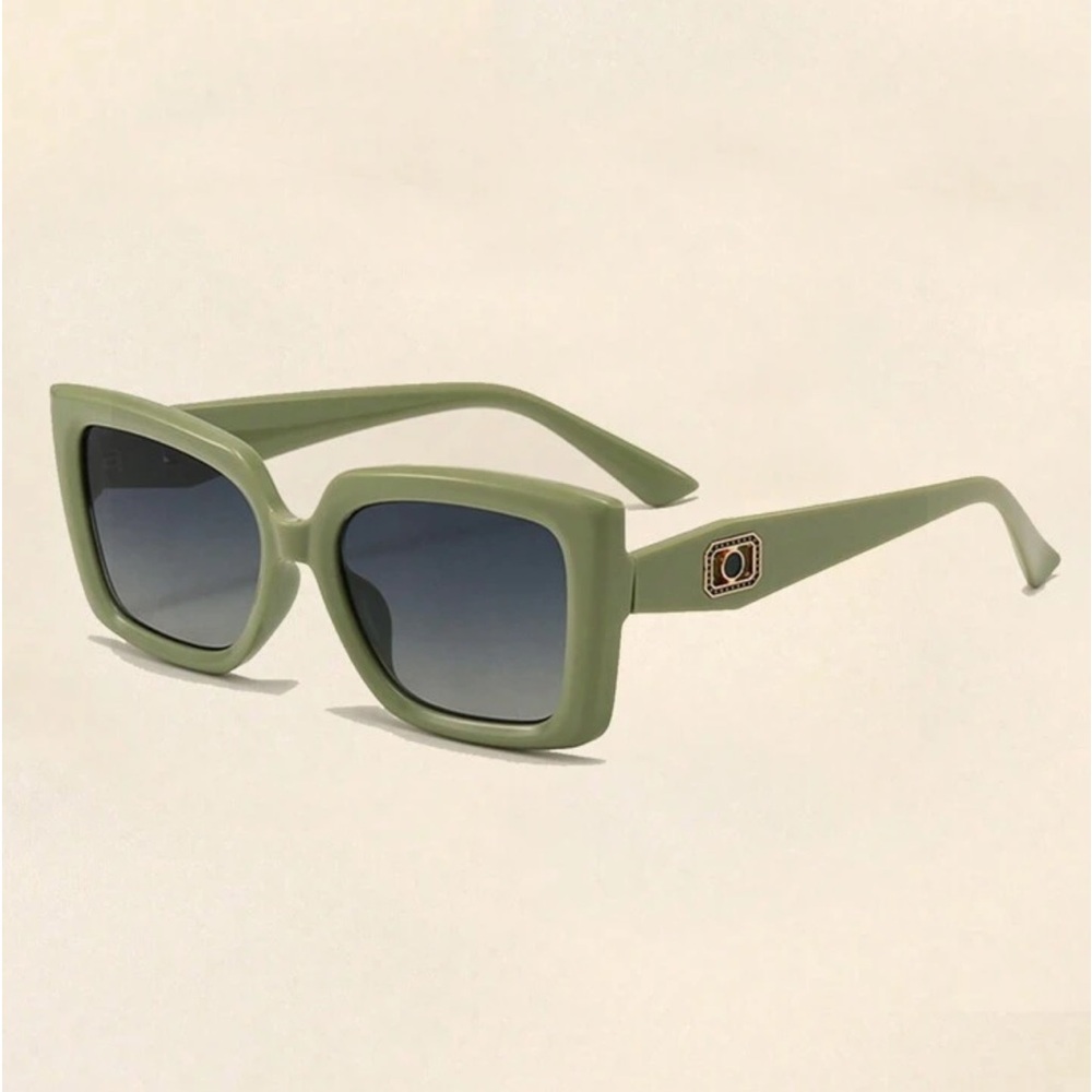 NWT Retro Oversized Fashion Luxury Sunglasses
